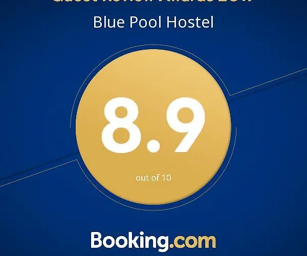 Hostel Blue Pool